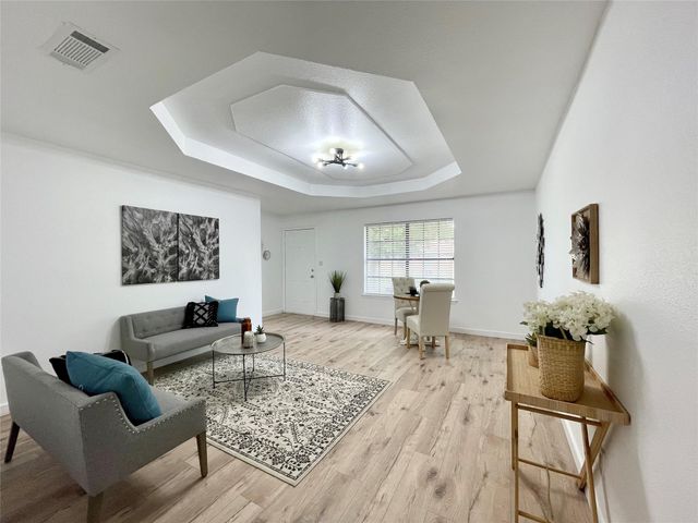 6201 Big Springs Drive, Arlington, TX 76001