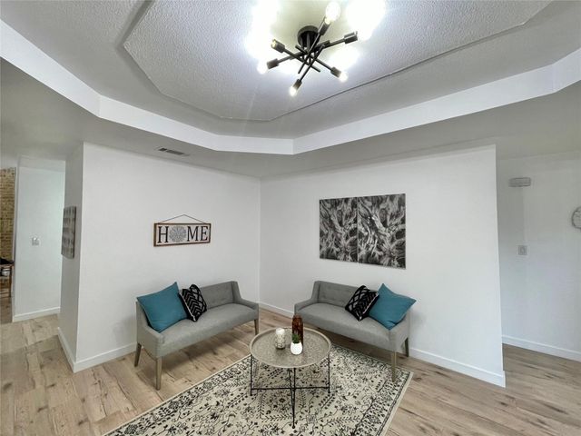 6201 Big Springs Drive, Arlington, TX 76001