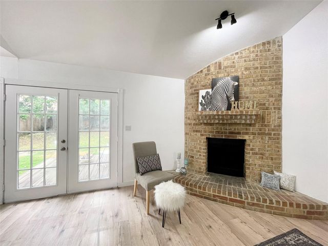 6201 Big Springs Drive, Arlington, TX 76001