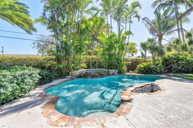 8300 SW 119th St, Miami, FL 33156