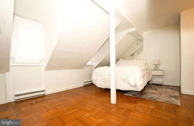 902 WOODLAWN AVE, Phoenixville, PA 19460