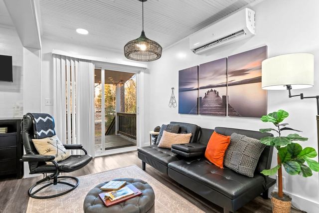 62 Foster Dr, Camden, TN 38320