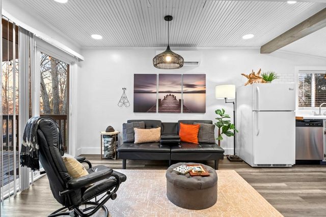 62 Foster Dr, Camden, TN 38320