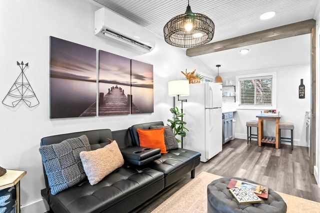 62 Foster Dr, Camden, TN 38320