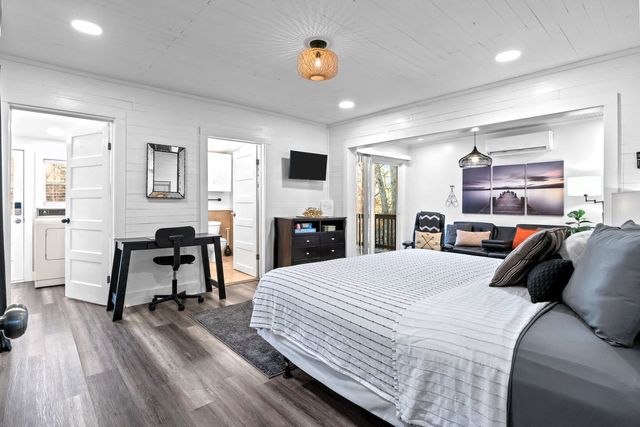 62 Foster Dr, Camden, TN 38320