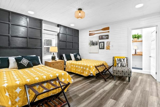 62 Foster Dr, Camden, TN 38320