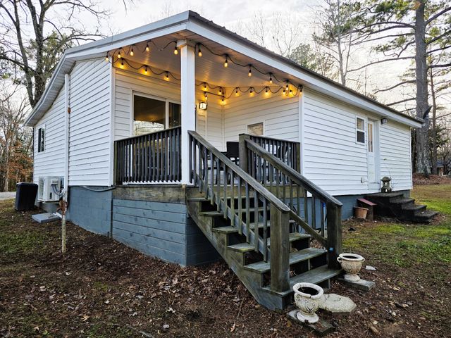 62 Foster Dr, Camden, TN 38320