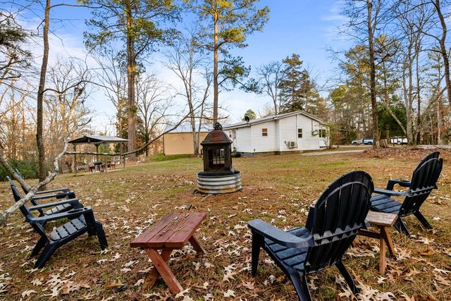 62 Foster Dr, Camden, TN 38320