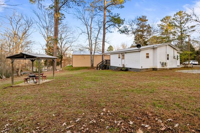 62 Foster Dr, Camden, TN 38320