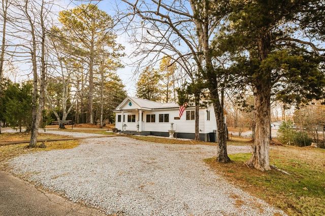 62 Foster Dr, Camden, TN 38320