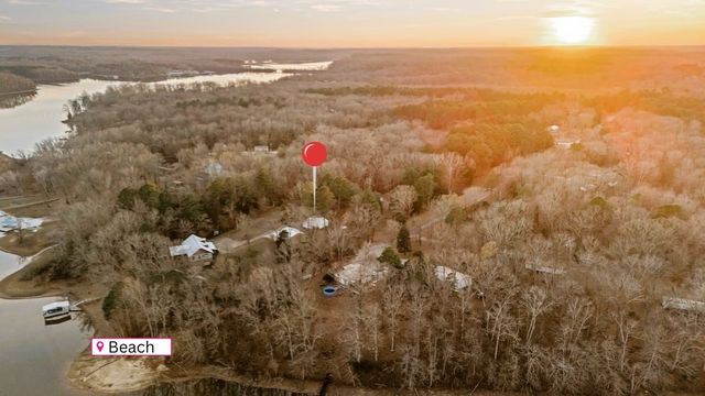 62 Foster Dr, Camden, TN 38320