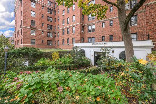 1 Broad Parkway 4L, White Plains, NY 10601