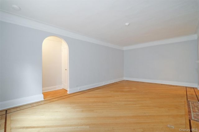 1 Broad Parkway 4L, White Plains, NY 10601