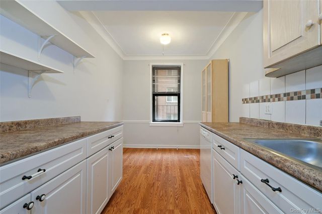 1 Broad Parkway 4L, White Plains, NY 10601