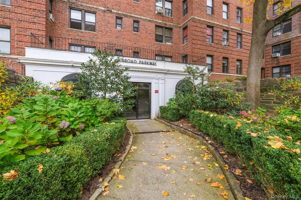 1 Broad Parkway 4L, White Plains, NY 10601