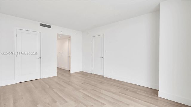 555 NE 34th St 2708, Miami, FL 33137