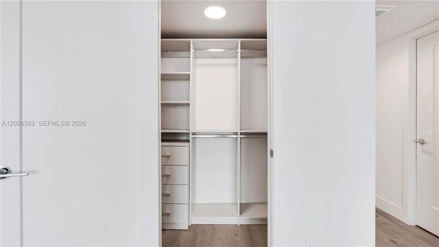 555 NE 34th St 2708, Miami, FL 33137