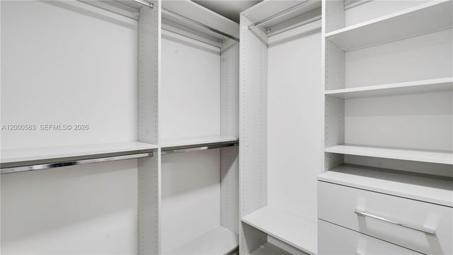 555 NE 34th St 2708, Miami, FL 33137