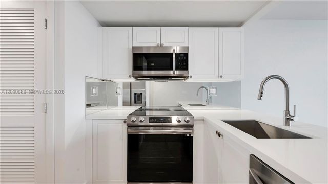 555 NE 34th St 2708, Miami, FL 33137