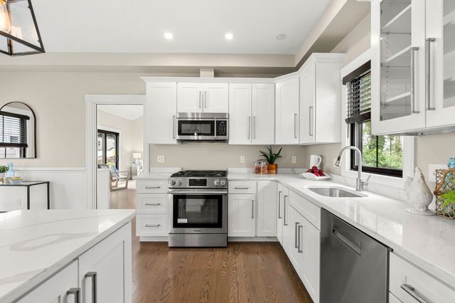 20 Plain St 20, Boston, MA 02122