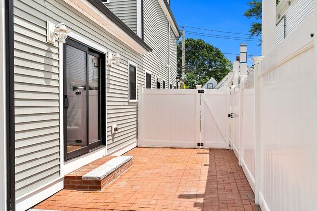 20 Plain St 20, Boston, MA 02122