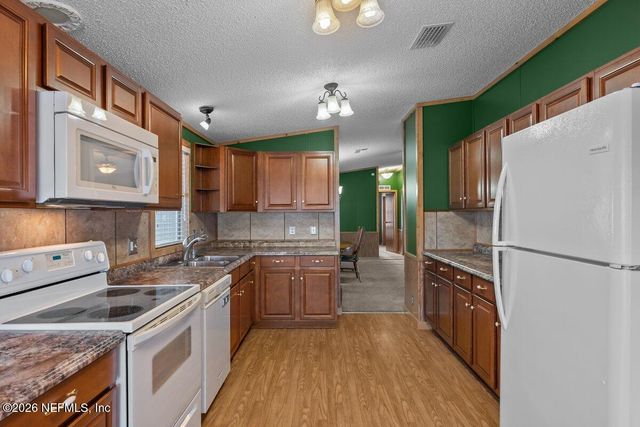 41 SCOTT Street, Welaka, FL 32193