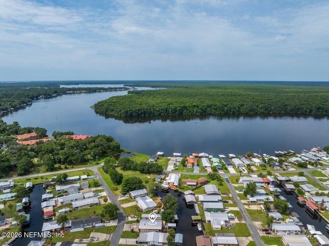 41 SCOTT Street, Welaka, FL 32193