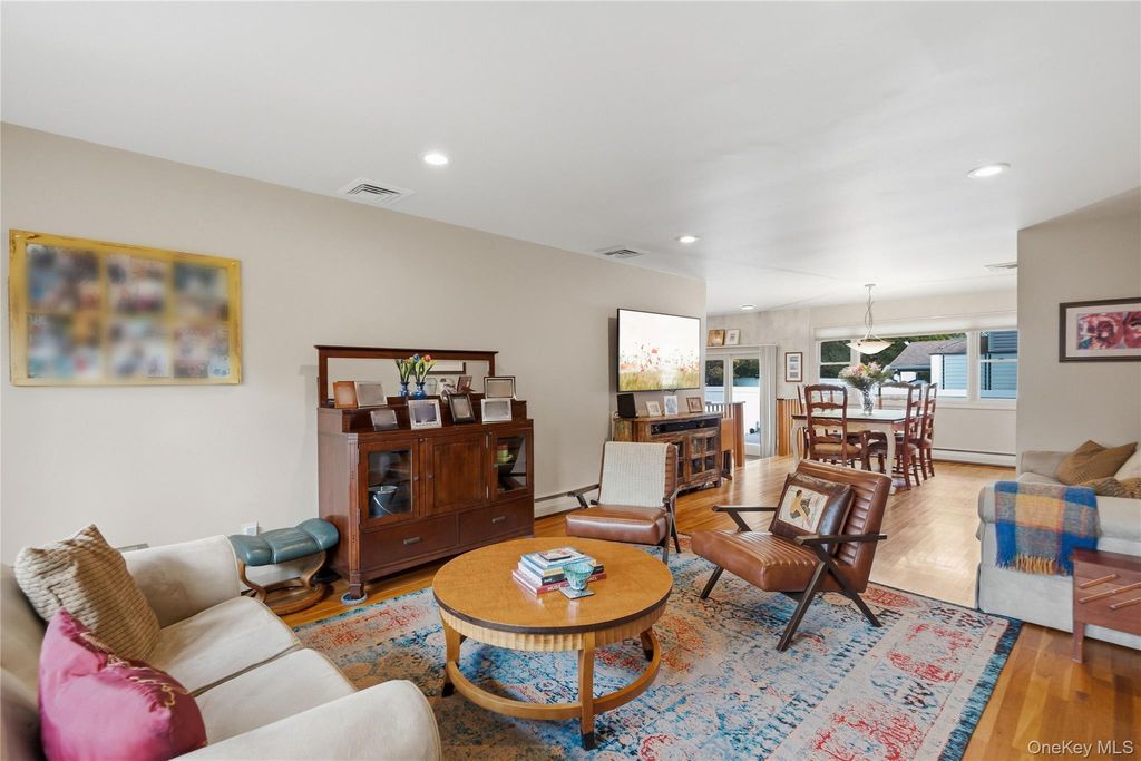 15 Elmwood Lane, Syosset, NY 11791 — photo 3