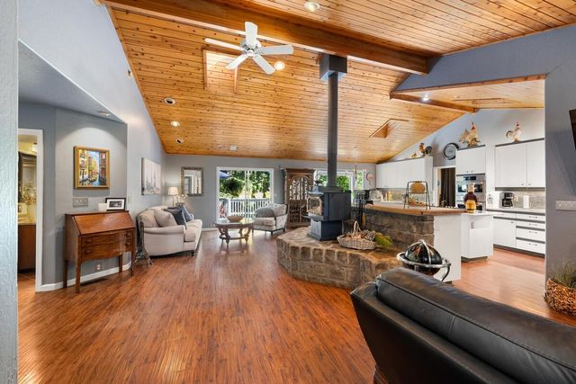 5962 Arrowhead Dr, Foresthill, CA 95631