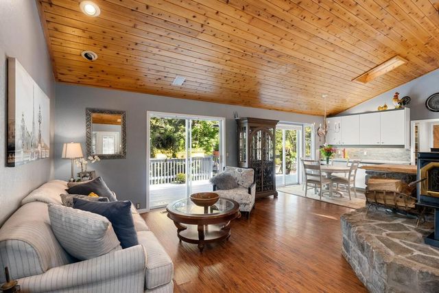 5962 Arrowhead Dr, Foresthill, CA 95631