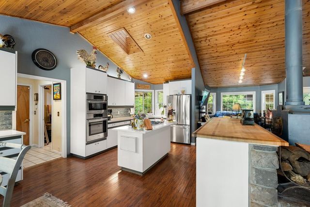 5962 Arrowhead Dr, Foresthill, CA 95631