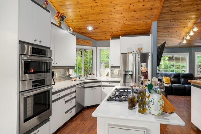 5962 Arrowhead Dr, Foresthill, CA 95631