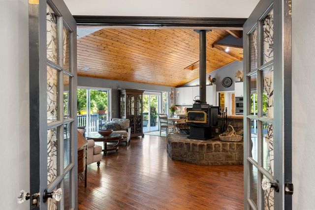 5962 Arrowhead Dr, Foresthill, CA 95631