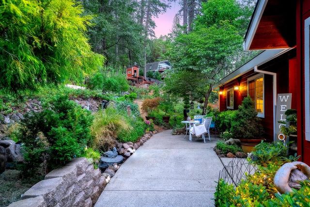 5962 Arrowhead Dr, Foresthill, CA 95631