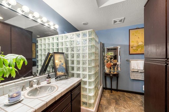 5962 Arrowhead Dr, Foresthill, CA 95631