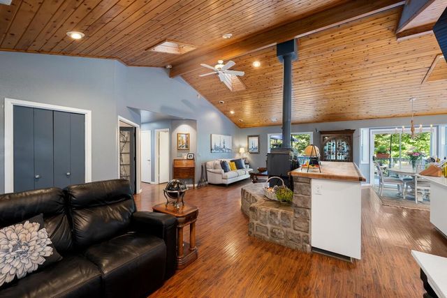 5962 Arrowhead Dr, Foresthill, CA 95631