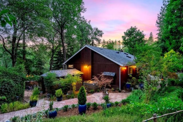 5962 Arrowhead Dr, Foresthill, CA 95631