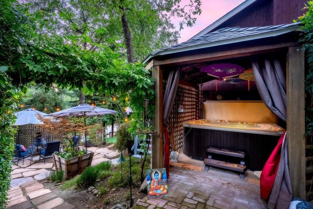 5962 Arrowhead Dr, Foresthill, CA 95631