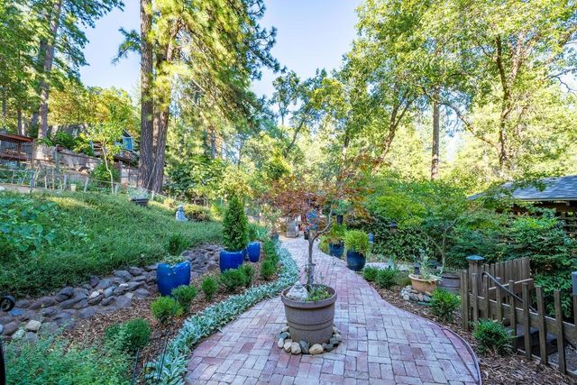 5962 Arrowhead Dr, Foresthill, CA 95631