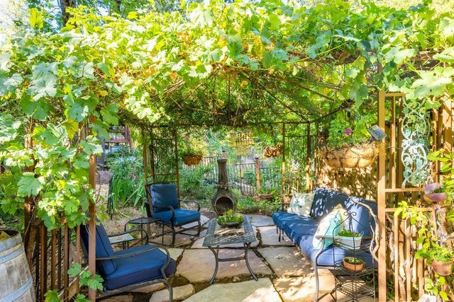 5962 Arrowhead Dr, Foresthill, CA 95631