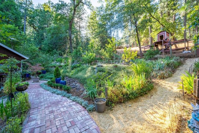 5962 Arrowhead Dr, Foresthill, CA 95631