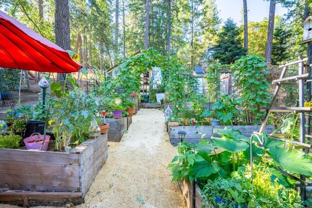 5962 Arrowhead Dr, Foresthill, CA 95631