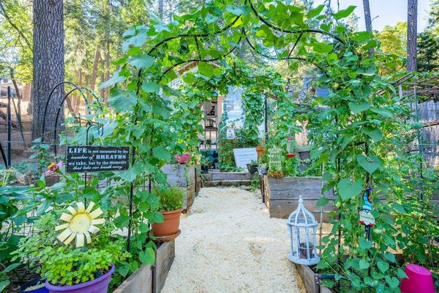 5962 Arrowhead Dr, Foresthill, CA 95631