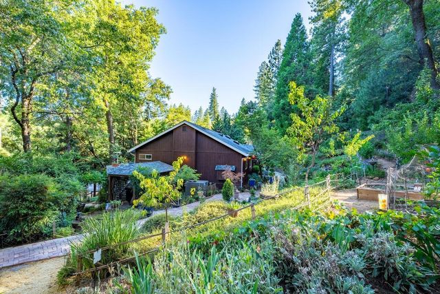 5962 Arrowhead Dr, Foresthill, CA 95631