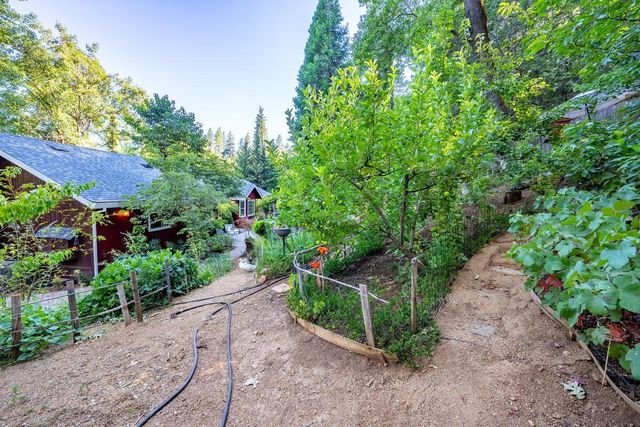 5962 Arrowhead Dr, Foresthill, CA 95631