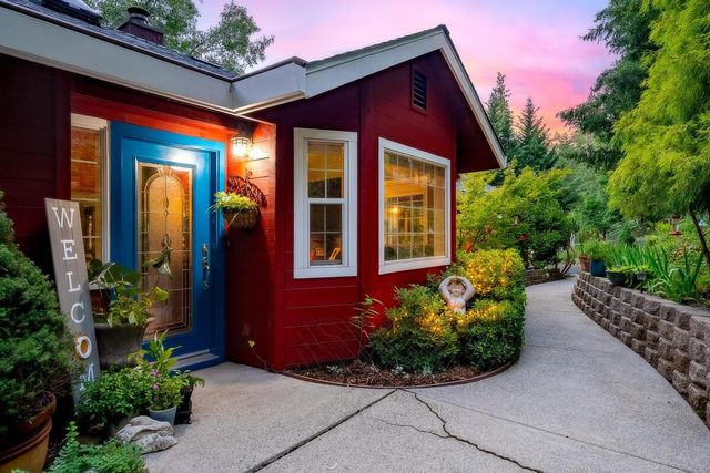 5962 Arrowhead Dr, Foresthill, CA 95631