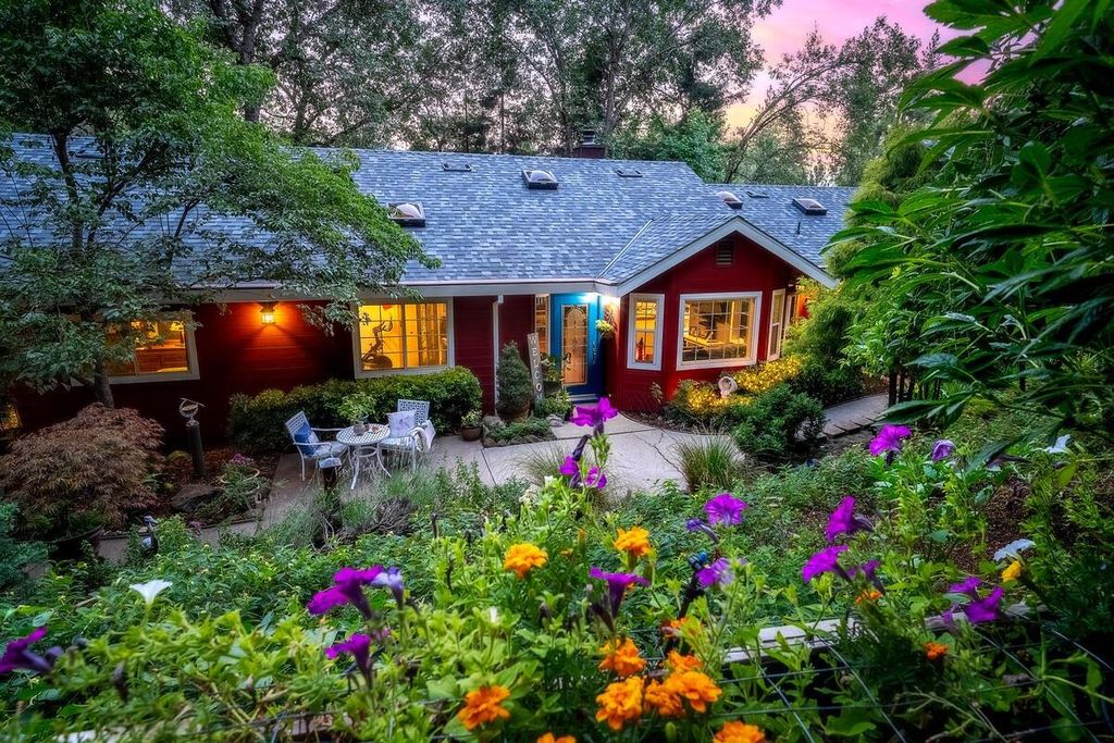 5962 Arrowhead Dr, Foresthill, CA 95631