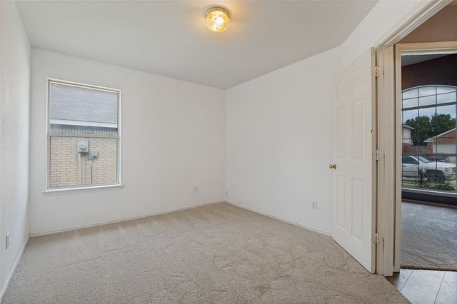 902 Cutting Horse Drive, Mansfield, TX 76063