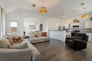 902 Cutting Horse Drive, Mansfield, TX 76063