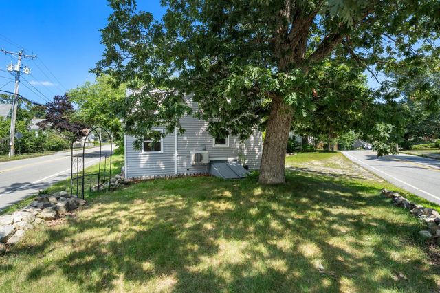 29 Sandwich Rd, Wareham, MA 02571